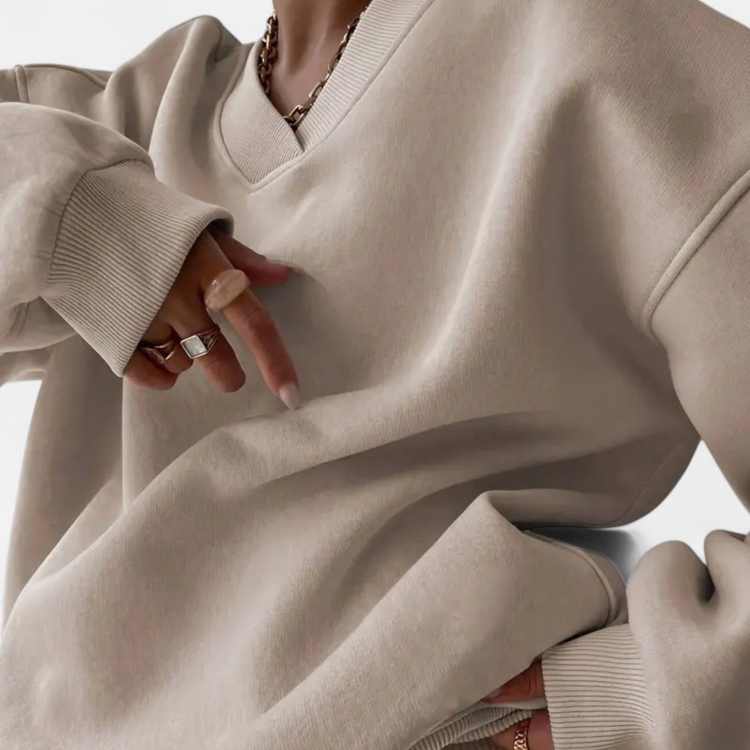 Kozori | Women’s Solid V-Neck Oversize Sweatshirt